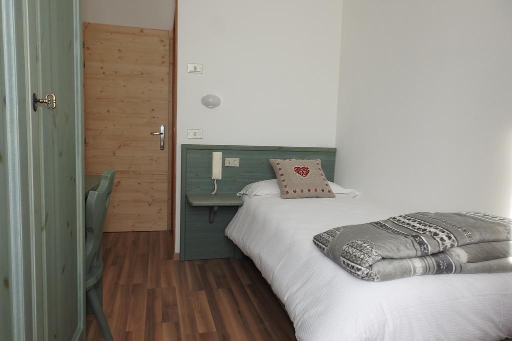 Casa Salvaterra Affittacamere Pinzolo Eksteriør bilde